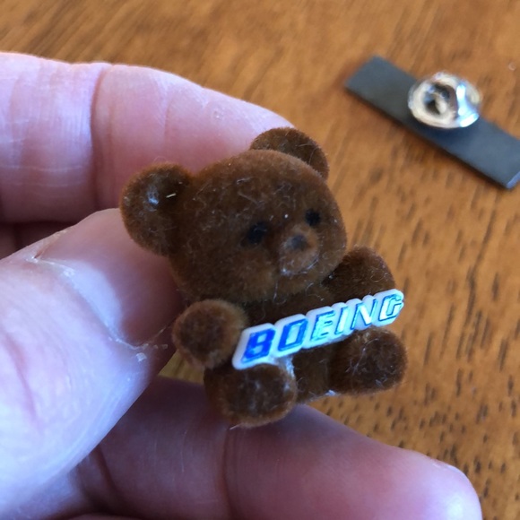 Boeing Collectable Pin Backs/badges - Picture 7 of 9